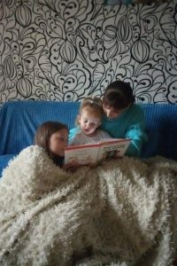 Об итогах Всероссийской читательской акции «Обнимем ребенка с книгой!»
